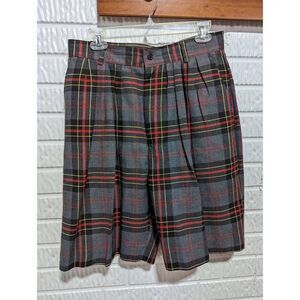 Jacobsons Women's 14 Gray Red Plaid Box Pleat A-Line Shorts